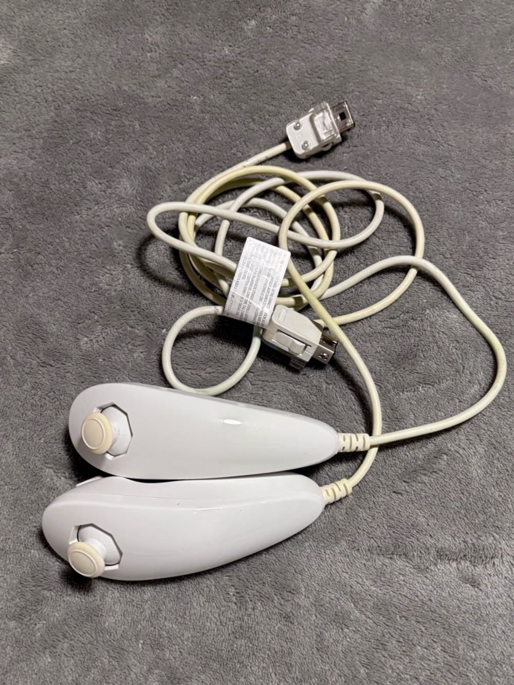 Wii Nun Chuck Controllers - Picture 2 of 3